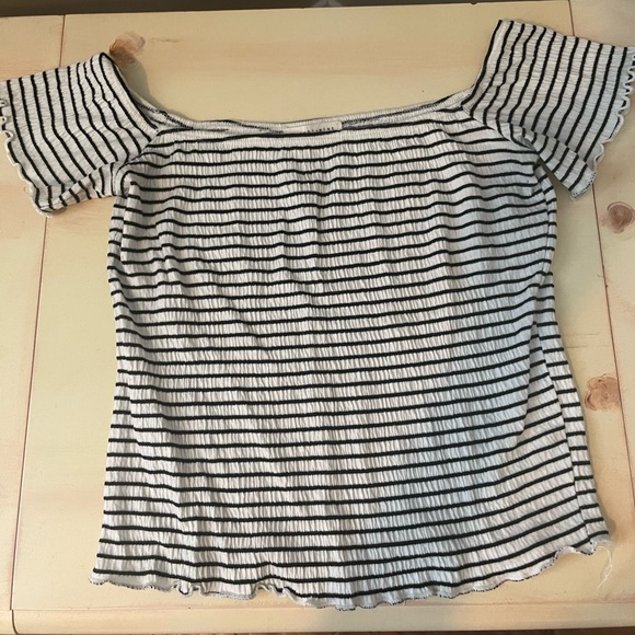 Off the shoulder top - Picture 1 of 1